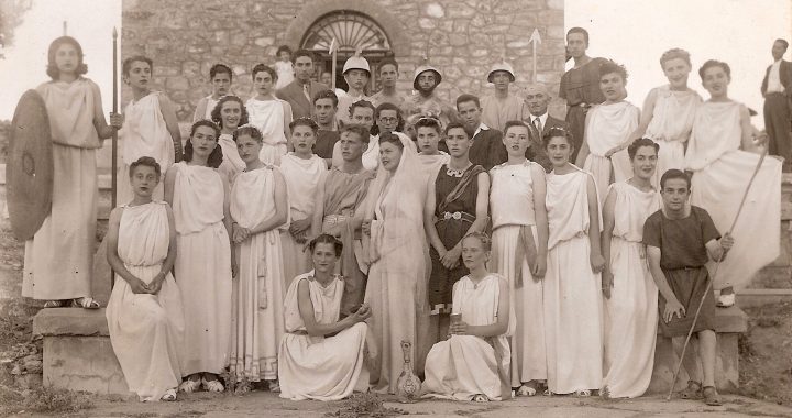 Students at the theatre performance “Ifigenia in Taurus” (1957)