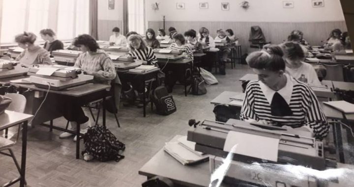 Typewriting class at K?rolyi (1988)