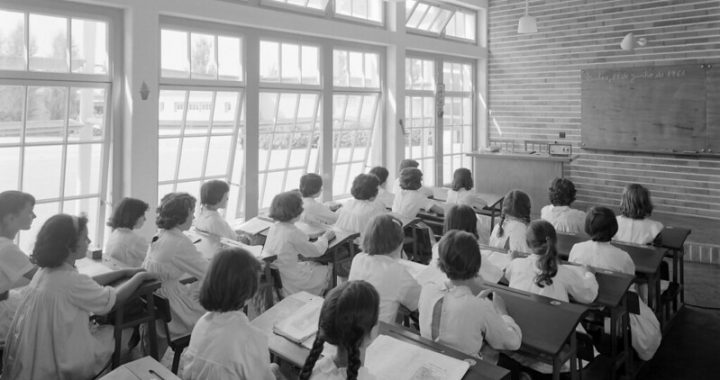Classroom (1961)