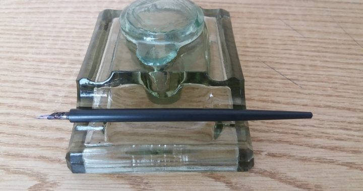 Glass inkwell and pen (1955)
